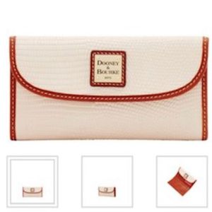 Dooney & Bourke Pebble Grain Continental Clutch